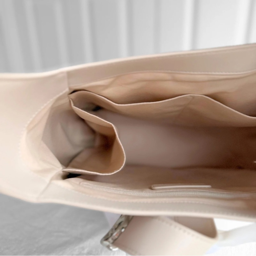 NWT Lululemon Leather Alternative Shoulder Bag 8L – Cashew – SOLD OUT - Picture 9 of 16